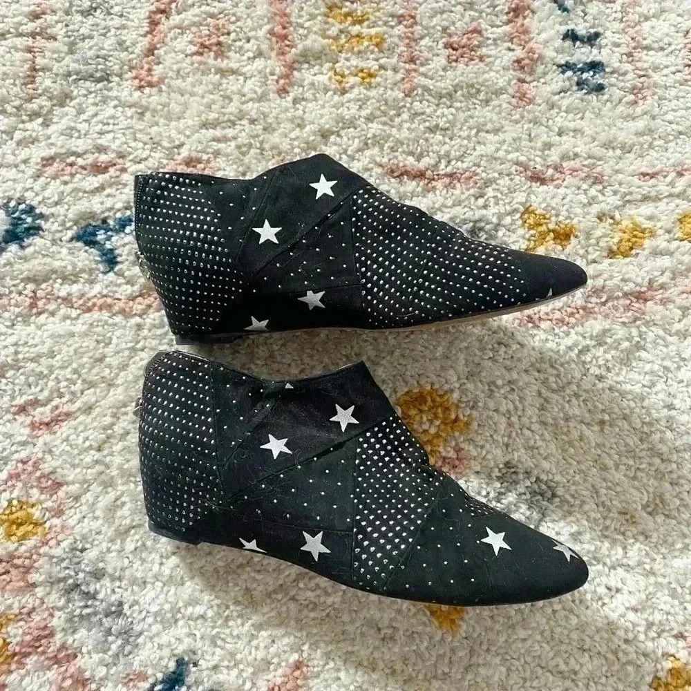 Avec les filles star printed‎ wedge booties 8.5
